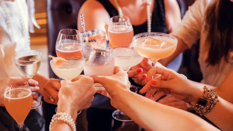 10 Best Thanksgiving Cocktails with Cognac: Elegant Recipes for Your Holiday Table
