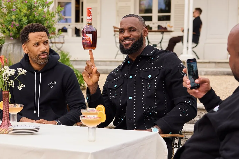 Hennessy VSOP on a Lebron James' finger